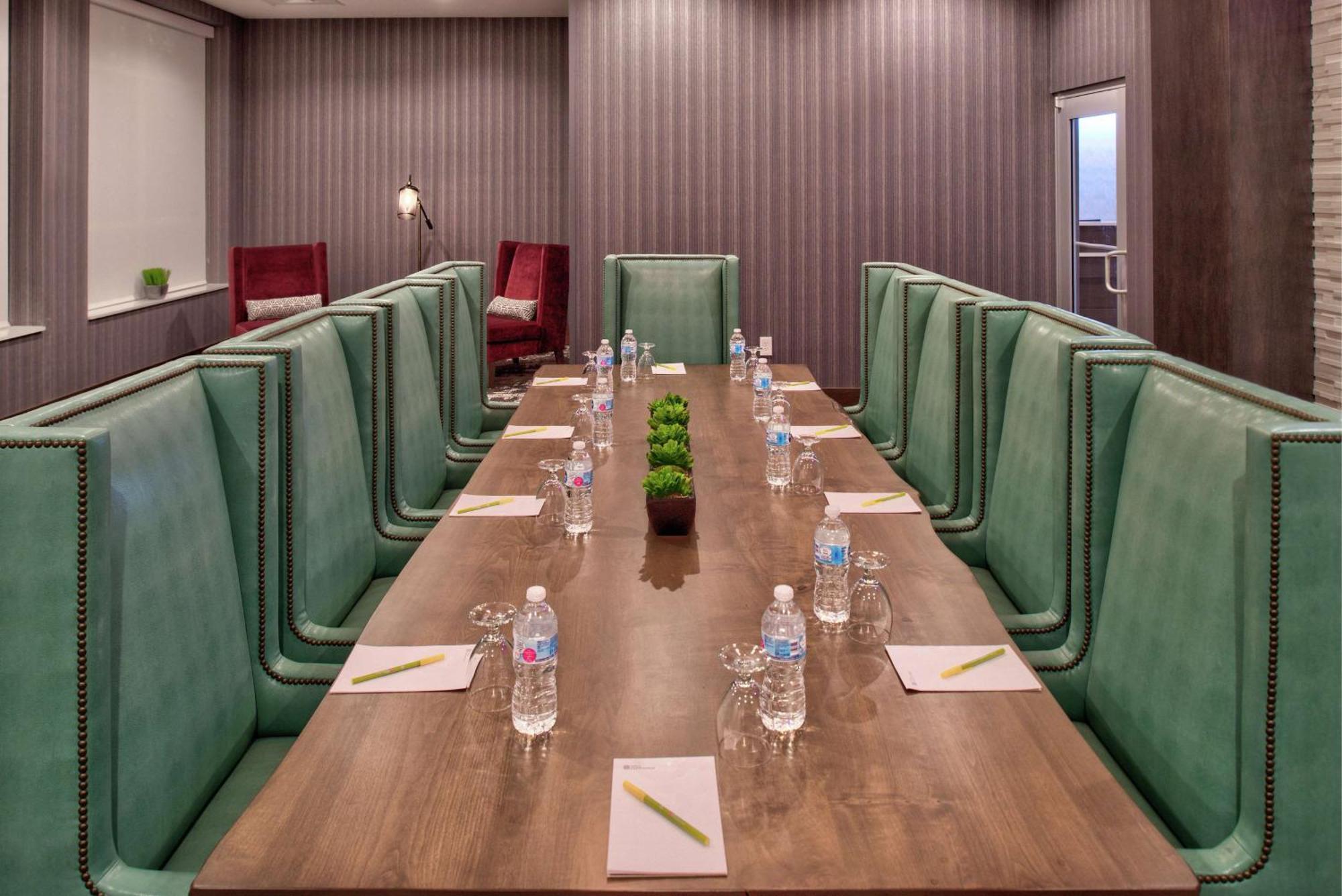 Hilton Garden Inn Little Rock Downtown מראה חיצוני תמונה