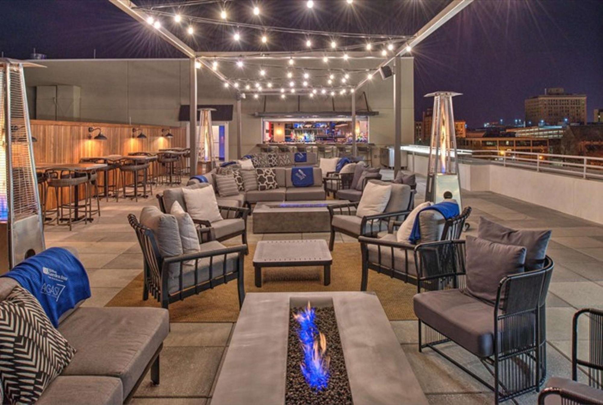 Hilton Garden Inn Little Rock Downtown מראה חיצוני תמונה
