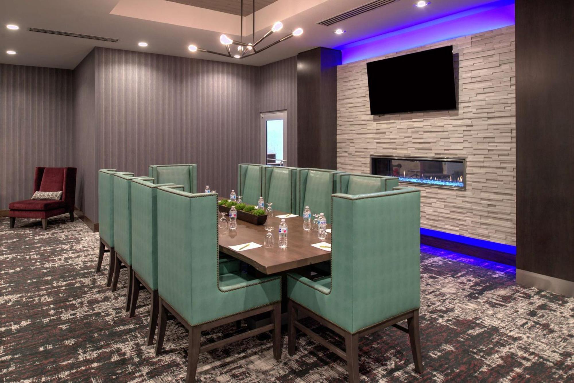Hilton Garden Inn Little Rock Downtown מראה חיצוני תמונה