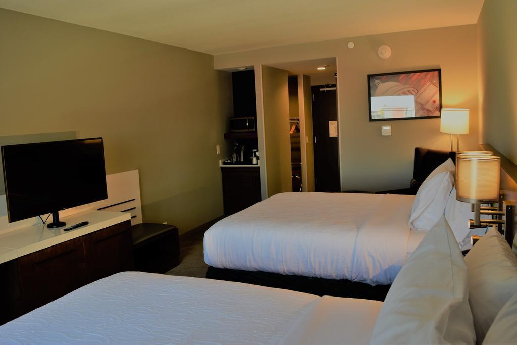 Hilton Garden Inn Little Rock Downtown מראה חיצוני תמונה