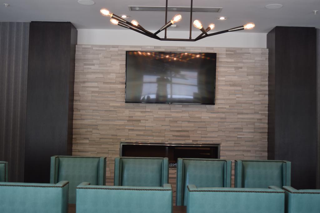 Hilton Garden Inn Little Rock Downtown מראה חיצוני תמונה