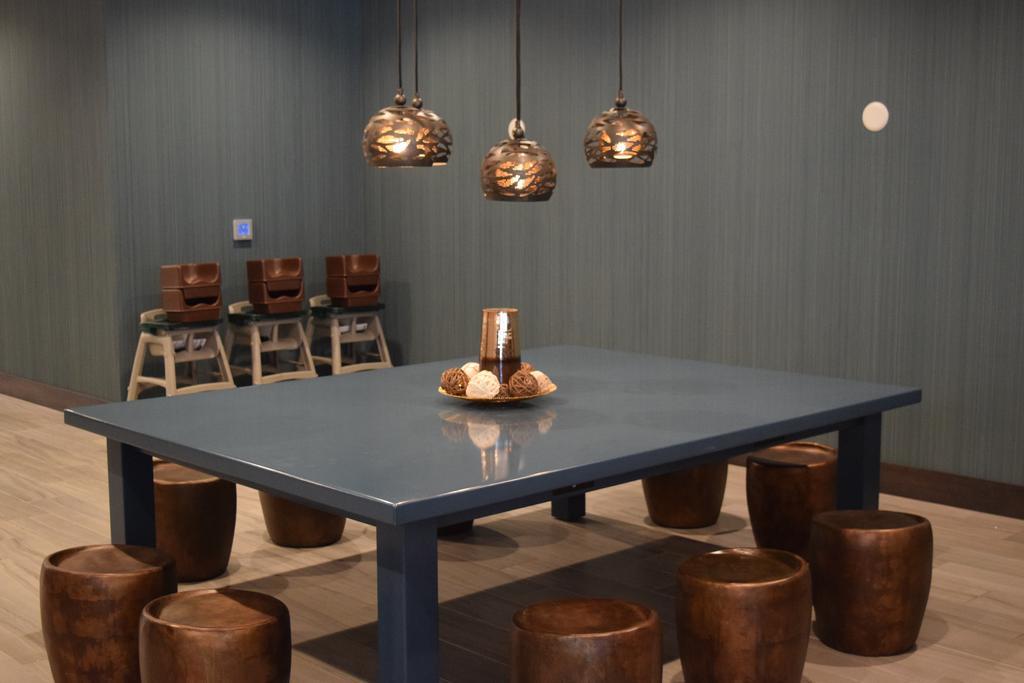 Hilton Garden Inn Little Rock Downtown מראה חיצוני תמונה